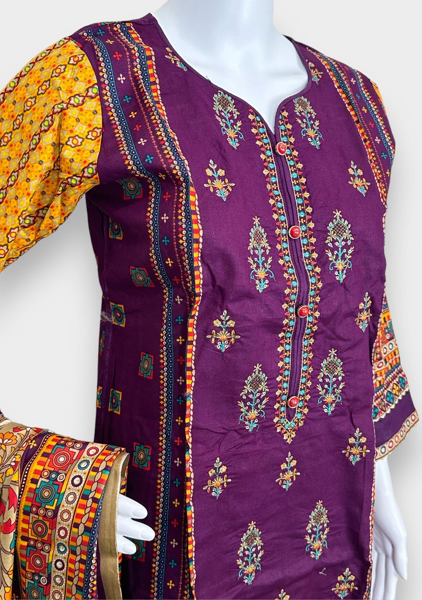 Embroidered 3 Pieces Pakistani Cotton Dress - db25696
