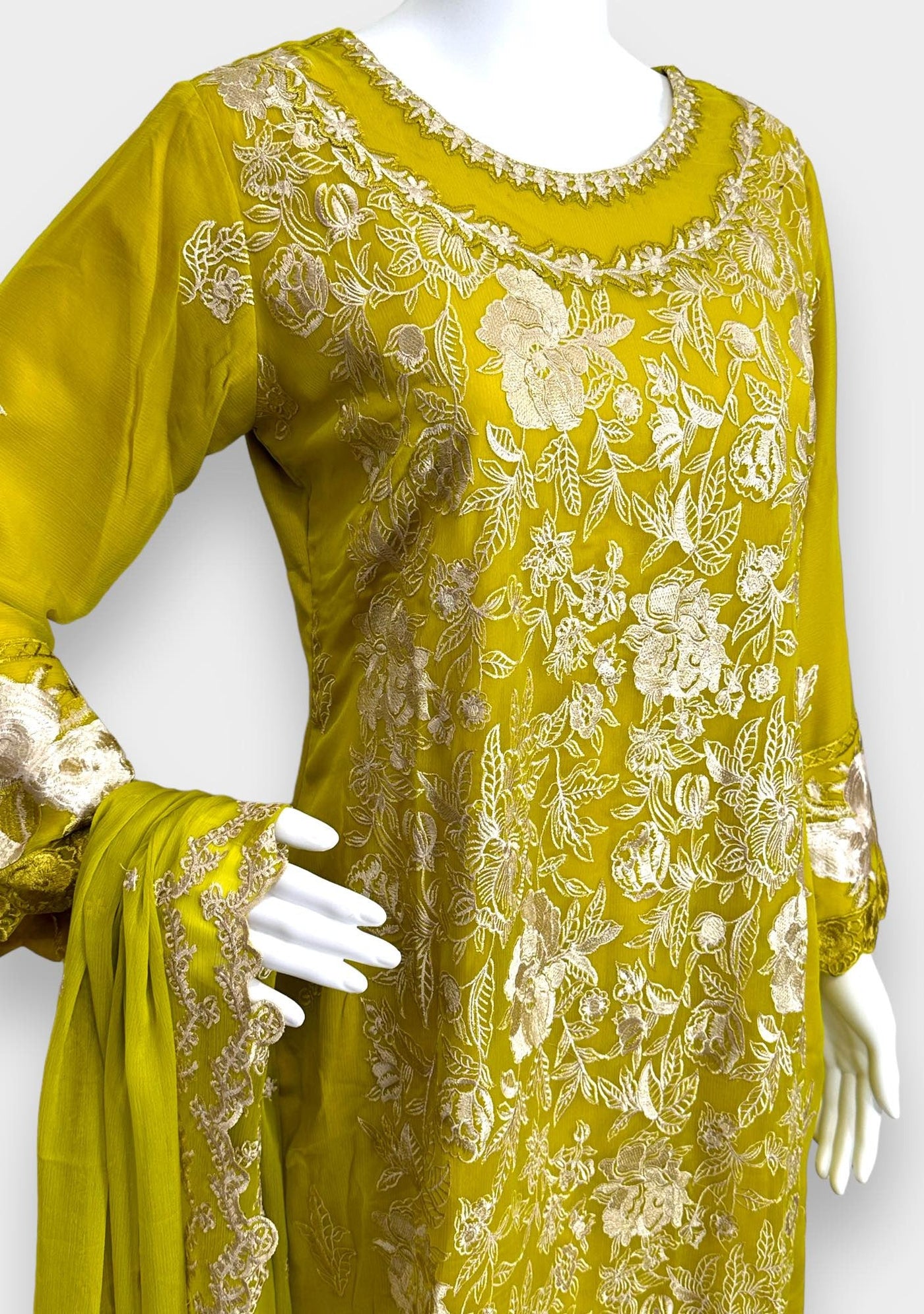 Azure Replica Embroidered Chiffon Dress - db25270