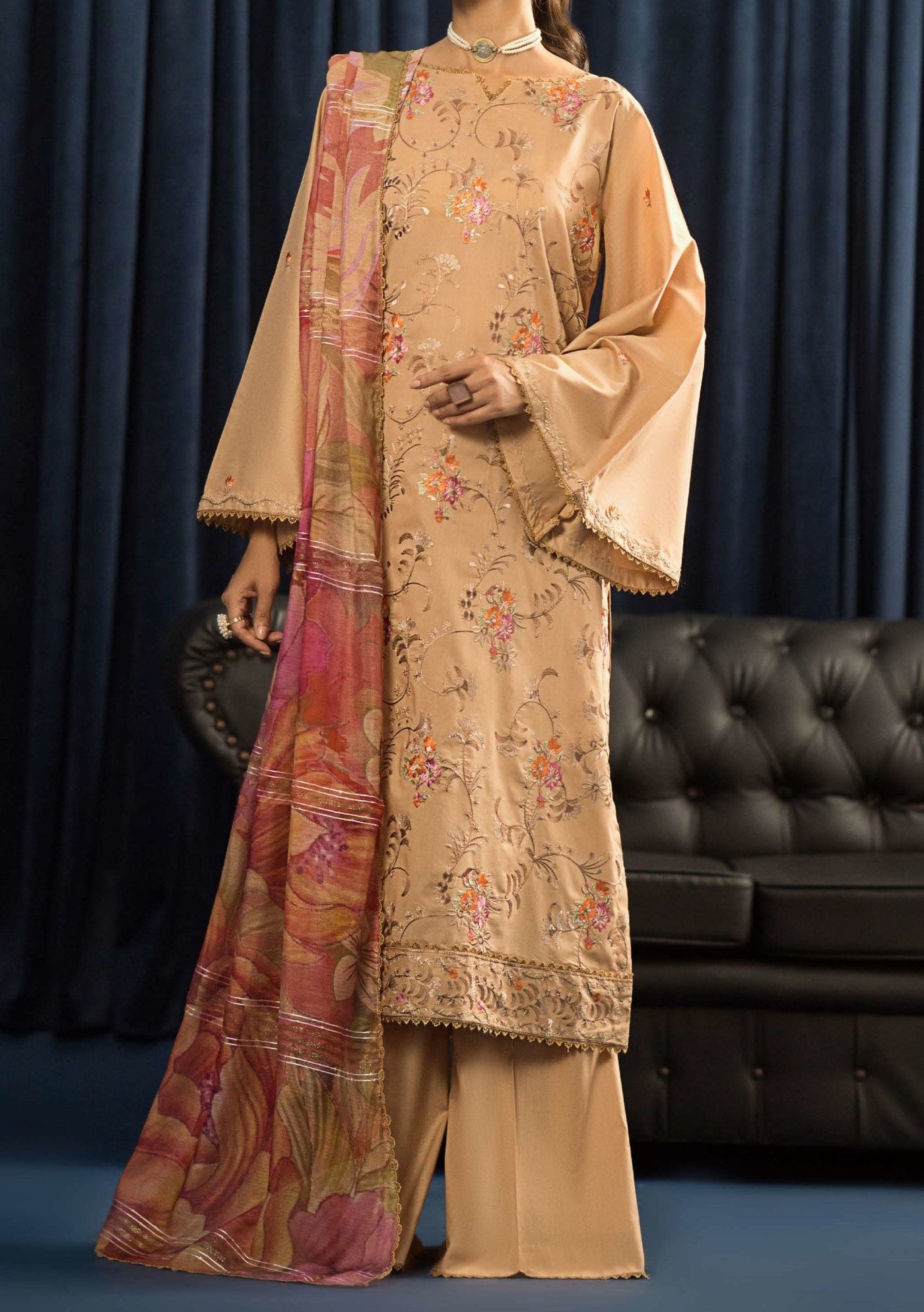 Binaas Taabir Ready Made Embroidered Printed Lawn - db26526