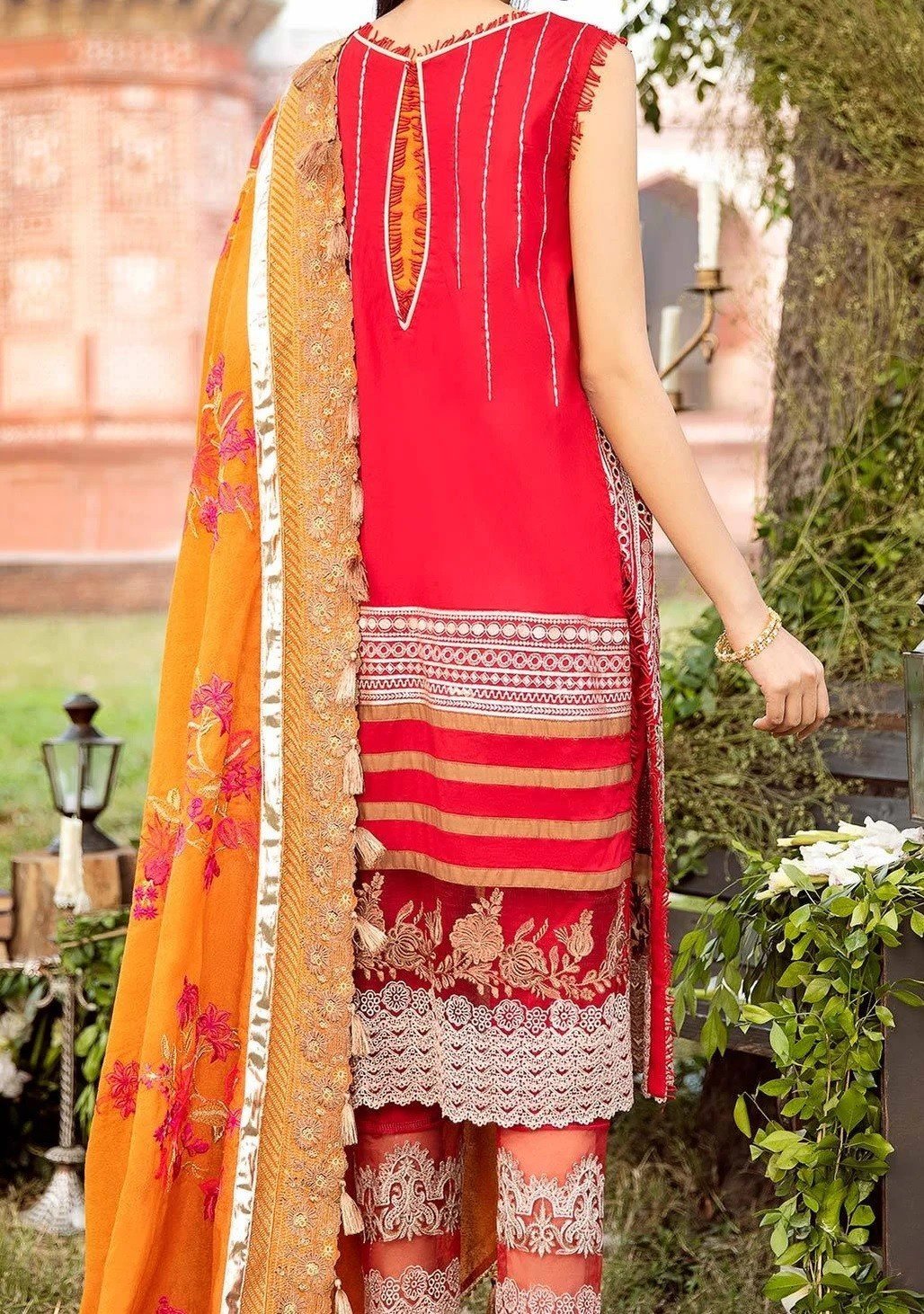 Charizma Signature Luxury Pakistani Lawn Dress: Deshi Besh.