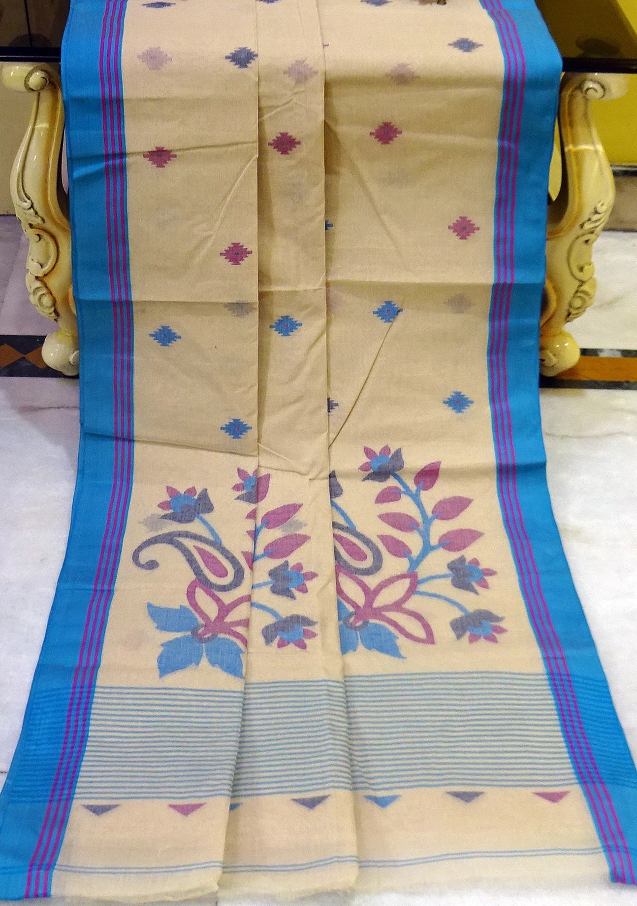 Exclusive Traditional Hand Woven Dhakai Jamdani Saree - db19228