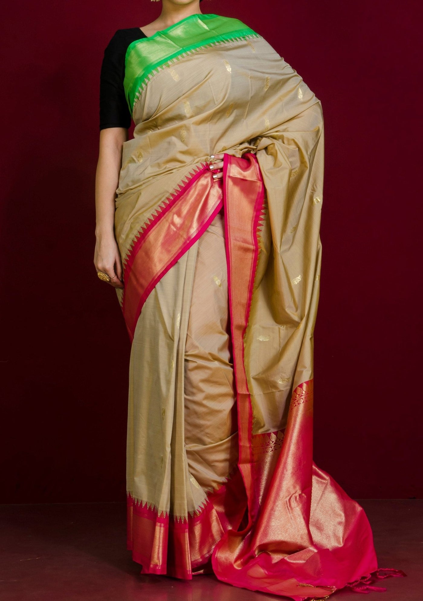 Handwoven Blended Gadwal Silk Saree - db24789