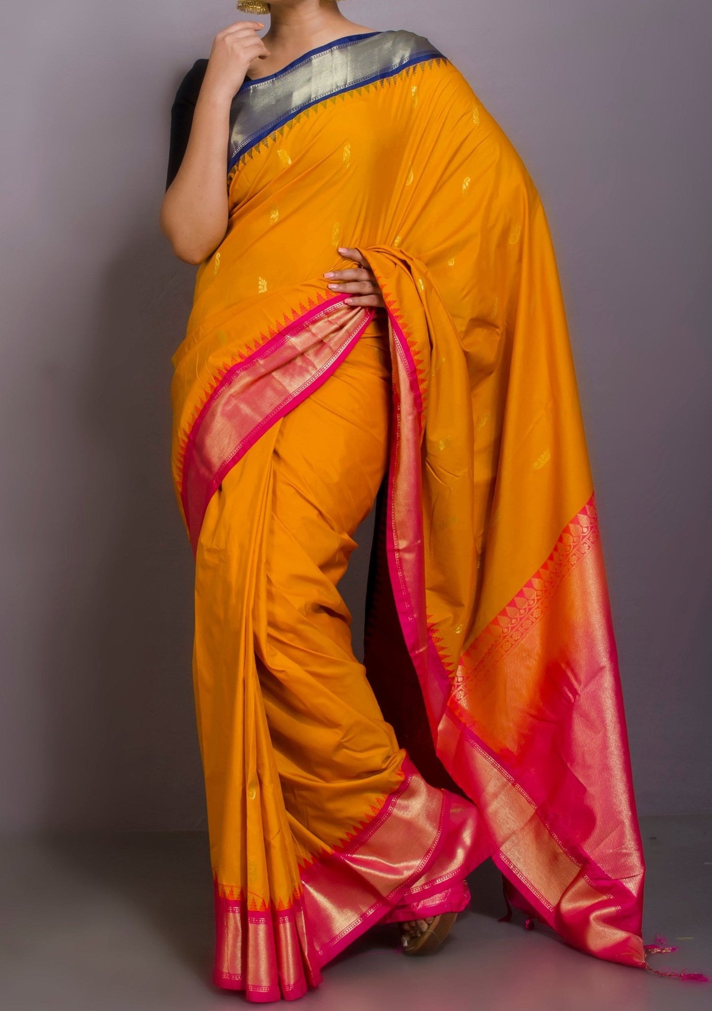 Traditional Hand Woven Gadwal Silk Saree - db23606