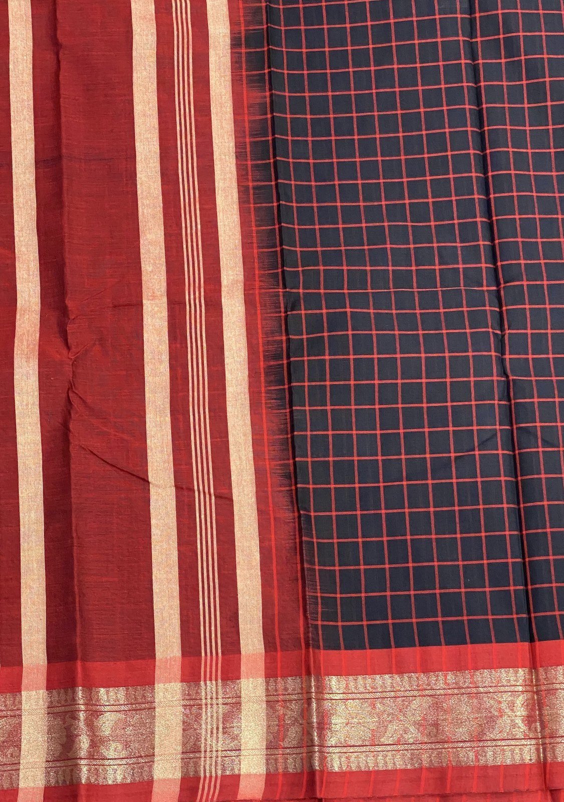 Traditional Handloom Maslais Cotton Saree: Deshi Besh.