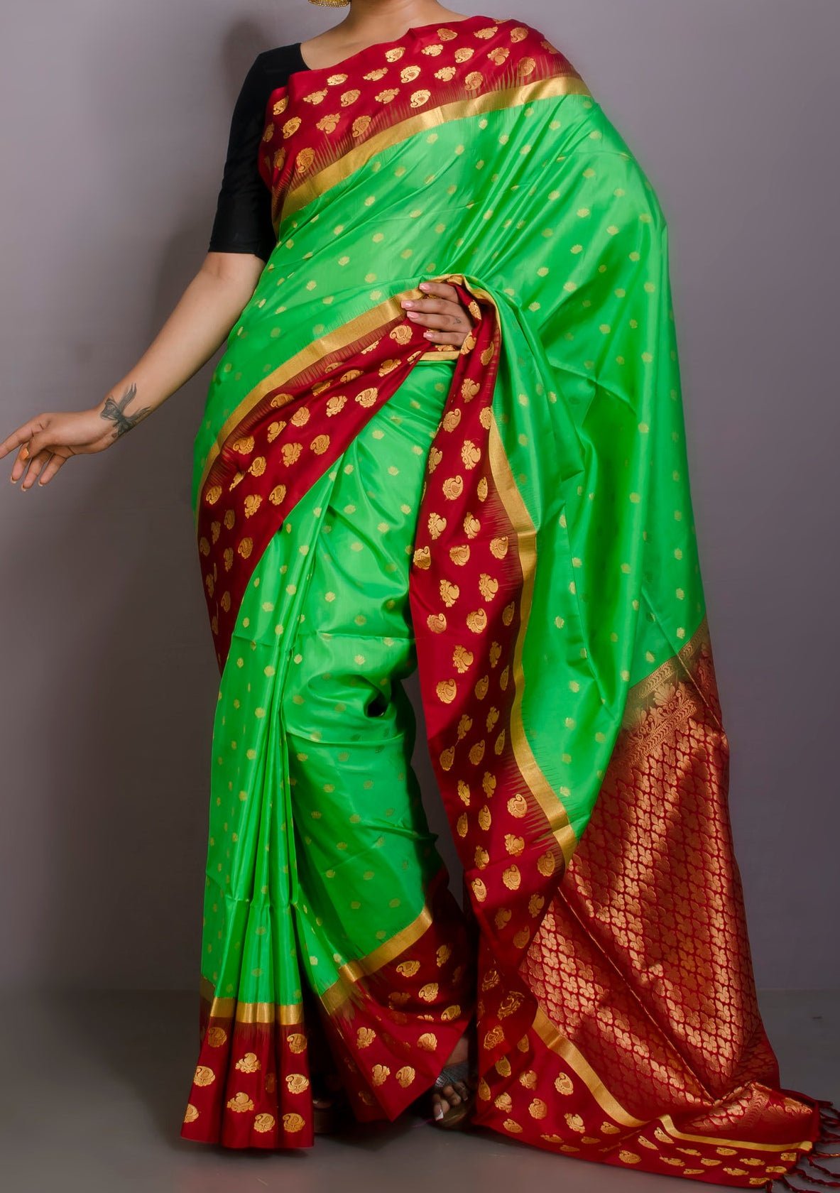Traditional Nakshi Motif Kanchipuram Soft Silk Saree - db23572